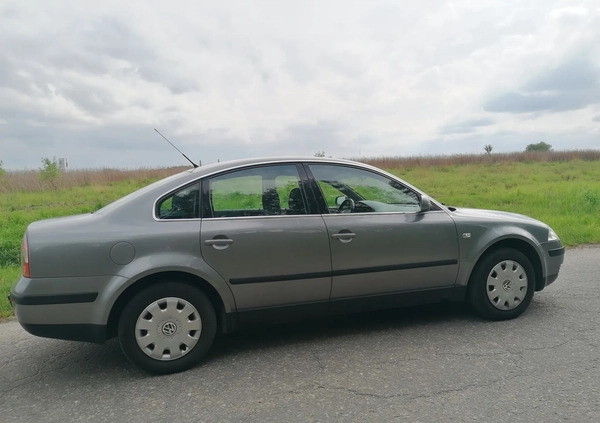 Volkswagen Passat cena 11500 przebieg: 191000, rok produkcji 2001 z Bytom małe 326